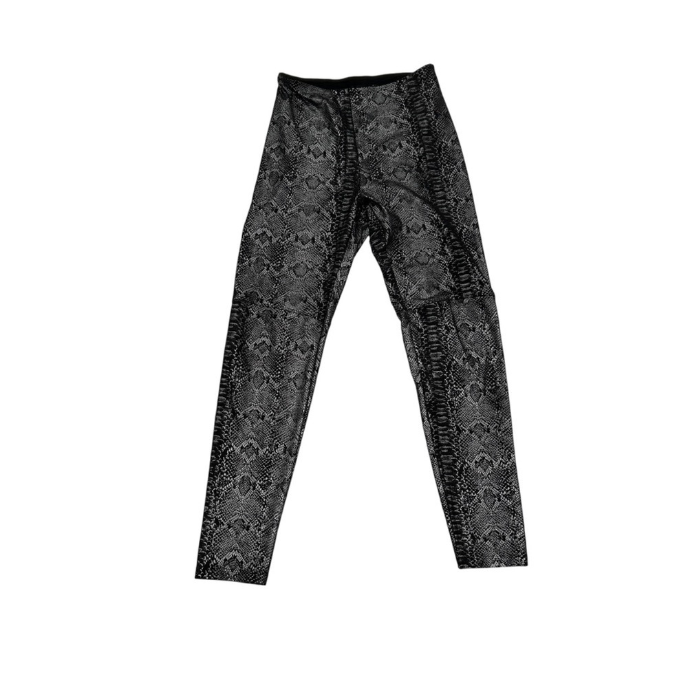 Lysse Women’s Legging – Small Animal Print in Gray & Black | Chic Slim Fit Pant